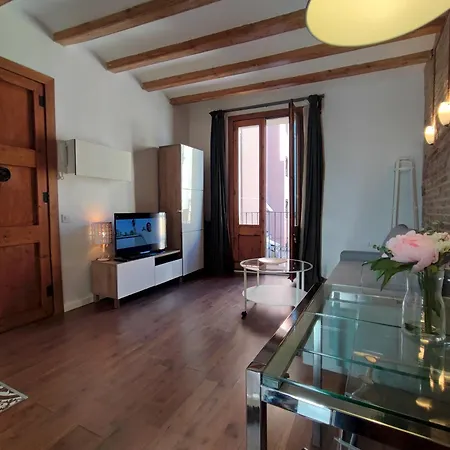 Catalan Comfort Near Sagrada Familia